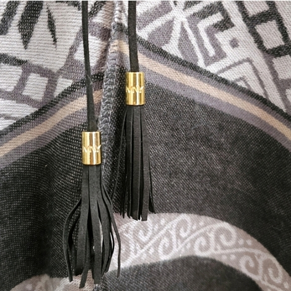 Marc New York Poncho One Size Gray Southwestern Aztec Warm Cozy Western Outdoor - Picture 11 of 15